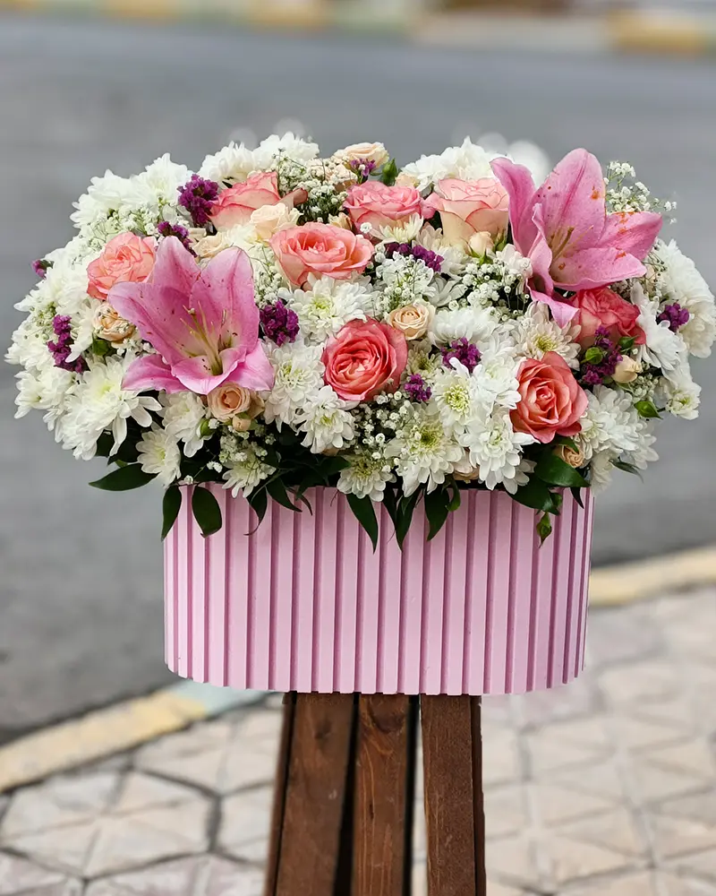 سبد گل خواستگاری با لیلیوم صورتی و رزهای صورتی